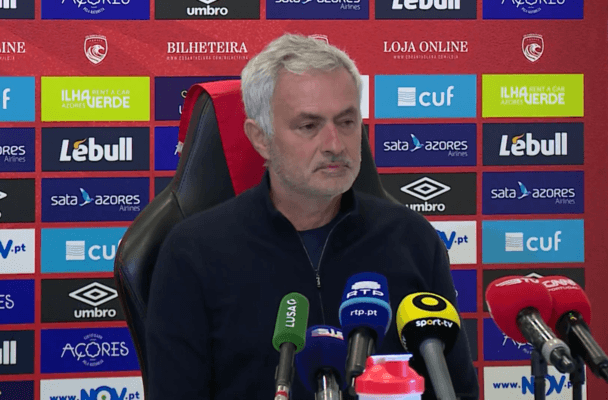 Экс-тренер «Челси» Жозе Моуринью