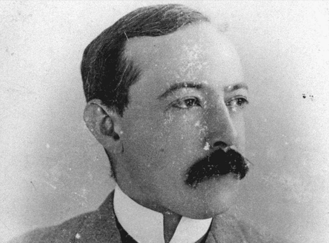 Ирландский бизнесмен и спортсмен Уильям Маккрам, который ввёл понятие пенальти, впервые закреплённое в правилах футбола в 1891 году.