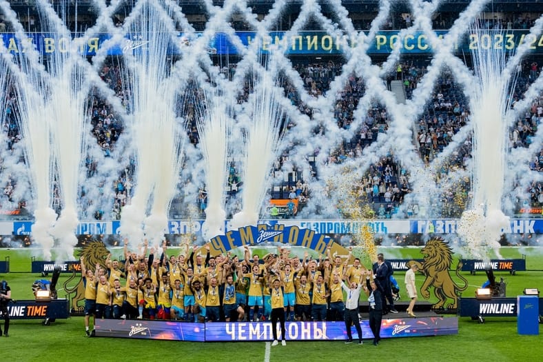 Каждый сезон традиционно завершается церемонией награждения победителей национальных чемпионатов: “Зенит” выиграл титул в сезоне-2023/24.