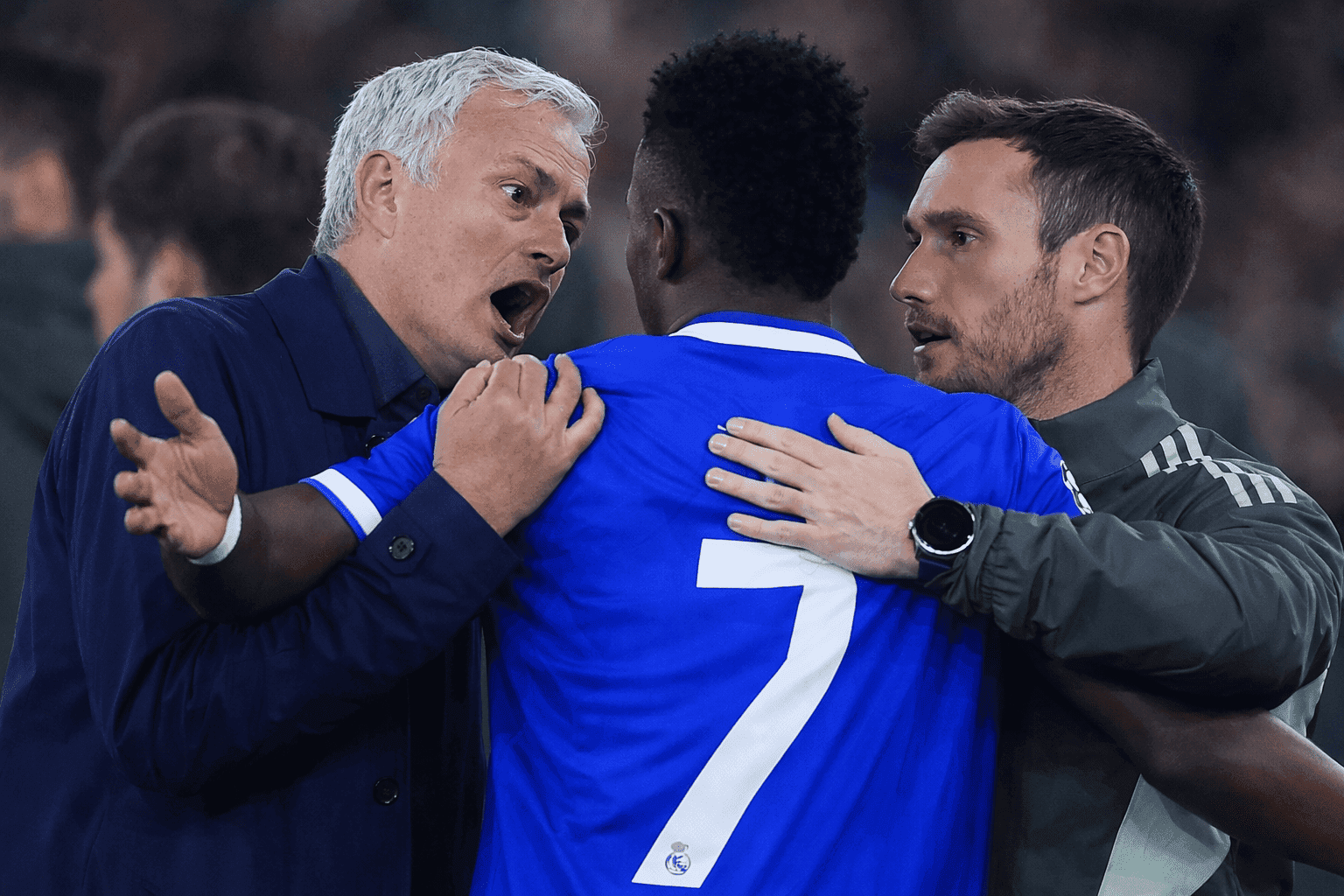 «Реал» выиграл у «Бенфики» в первом матче плей-офф Лиги чемпионов благодаря голу Винисиуса