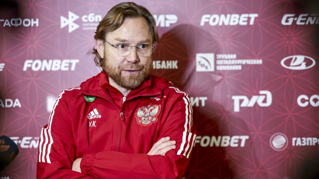 Валерий Карпин руководит сборной с июля 2021 года. Источник: rfs.ru