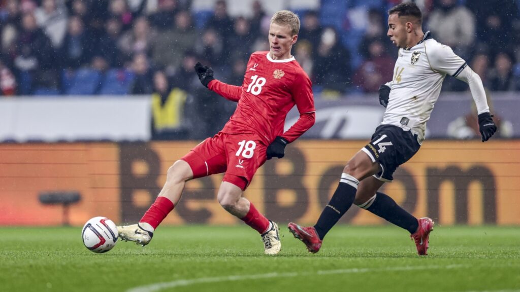 Ярослав Гладышев атакует ворота Боливии в матче Россия — Боливия (3:0). Октябрь 2025. Источник: rfs.ru