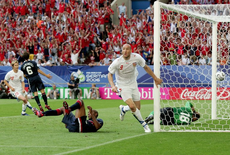 Ян Коллер забивает гол за сборную Чехии на чемпионате мира 2006